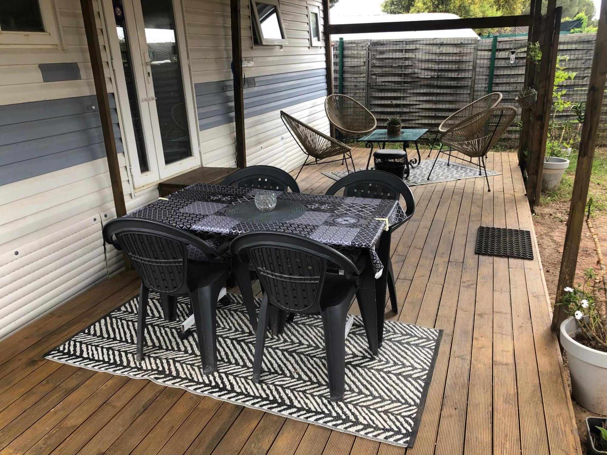 Mobilhome A Frejus A 15 Minute De La Mer Sur Terrain Independant المظهر الخارجي الصورة